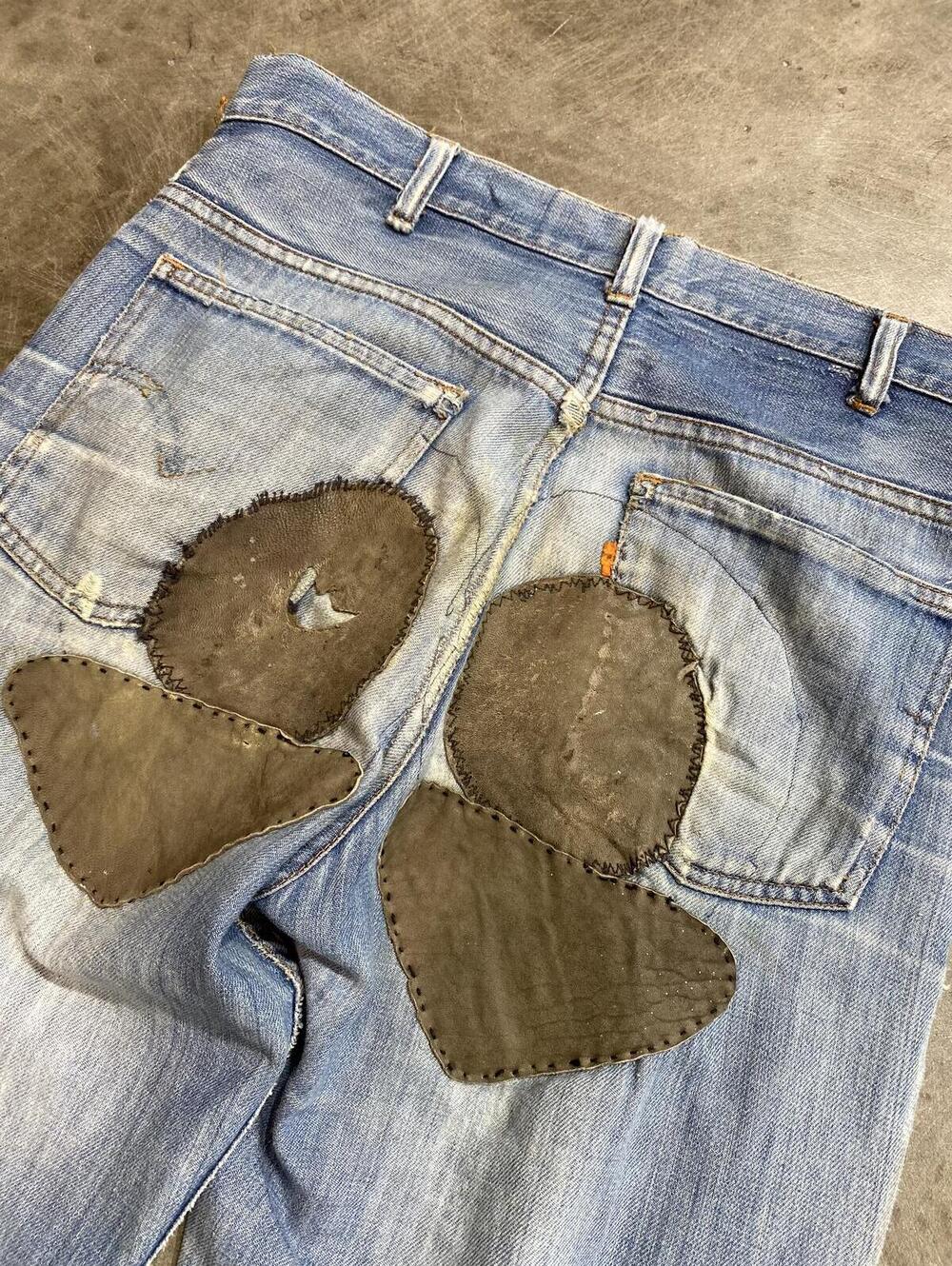 W31 Vintage 70s Levis custom patched hippie bellbottoms - Picture 4 of 14